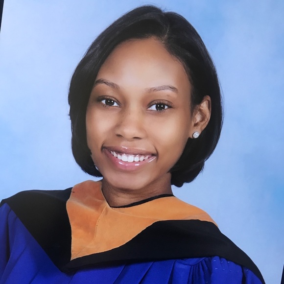 Meet the seller! 👋🏽 - Picture 1 of 1